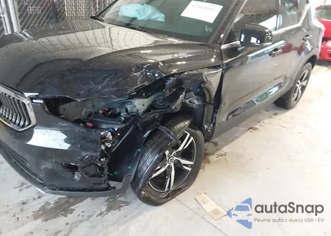 2025 Volvo Xc40 B5 Core Bright Theme z USA, uszkodzony, nr VIN YV4L12UJ9S2544719